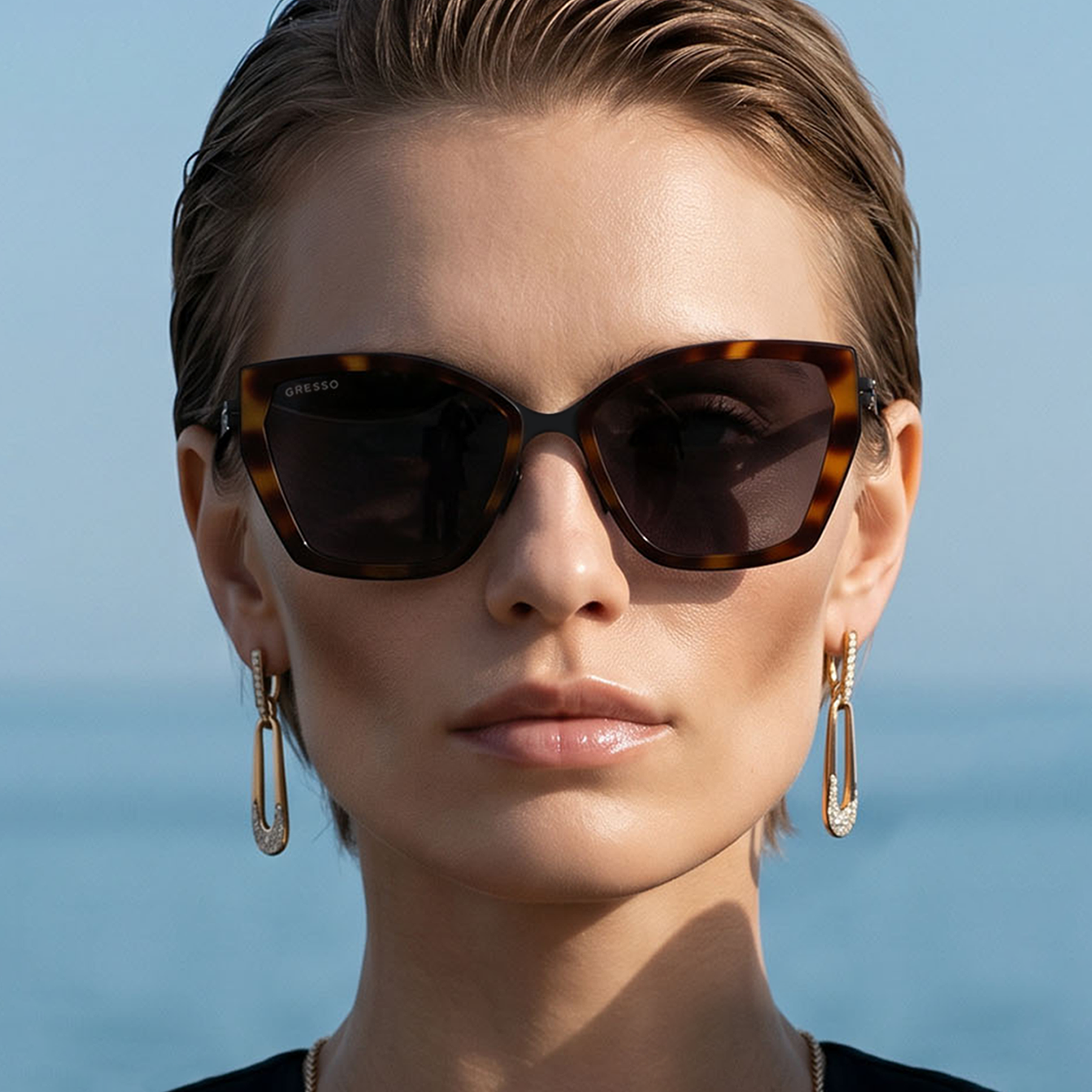 Titanium cat-eye sunglasses for women GRESSO Agata with Zeiss polarized grey lenses